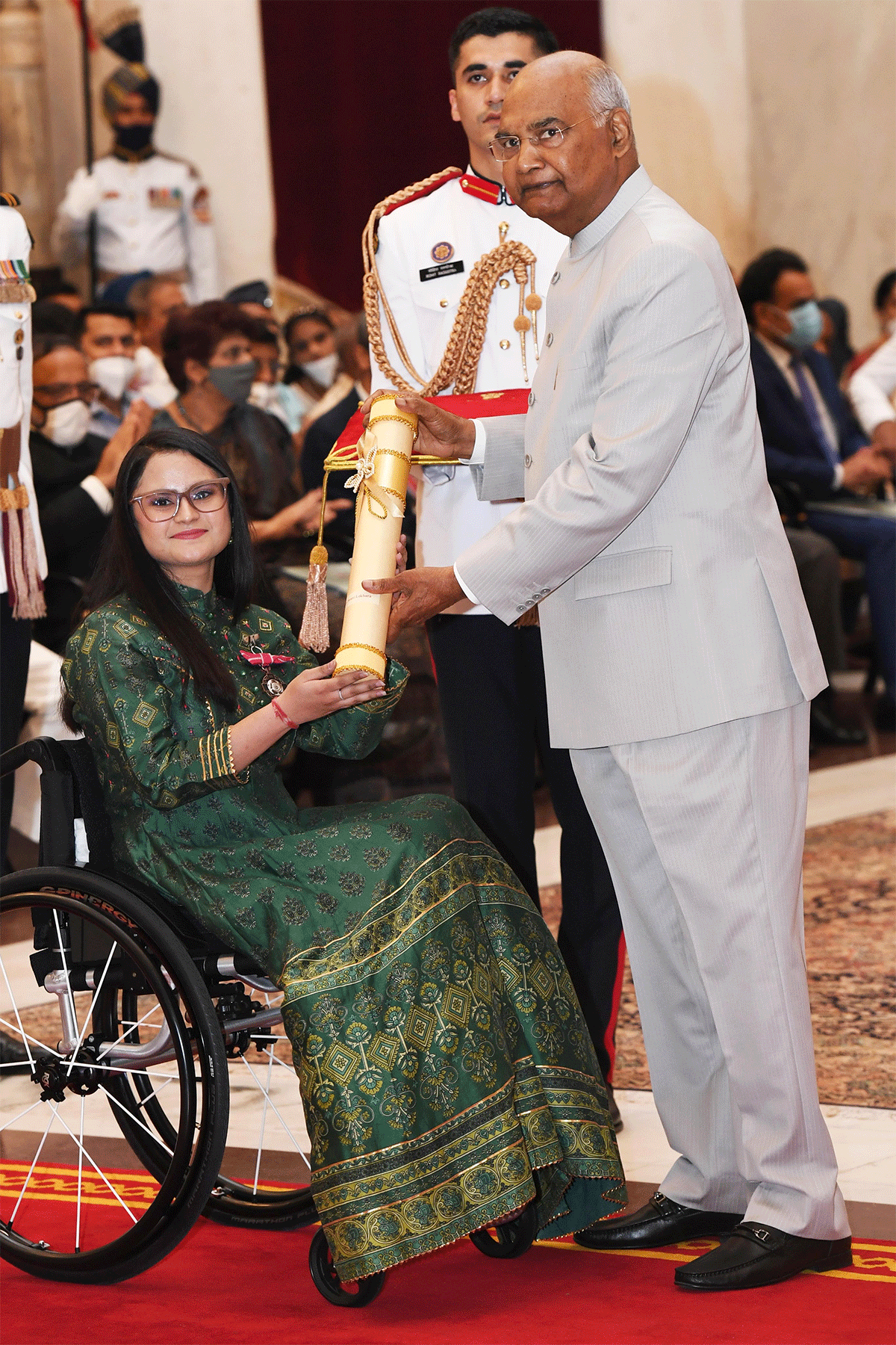 Paralympian Avni Lekhara receives the Padma Shri from President Ram Nath Kovind