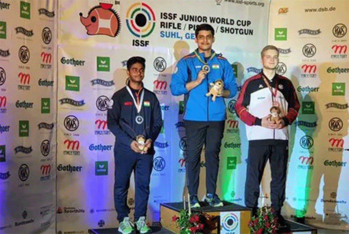Gold medallist Rudrankksh Patil and silver medallist Abhinav Shaw on the podium after winning the 10m Air Rifle (Men) event on Friday.