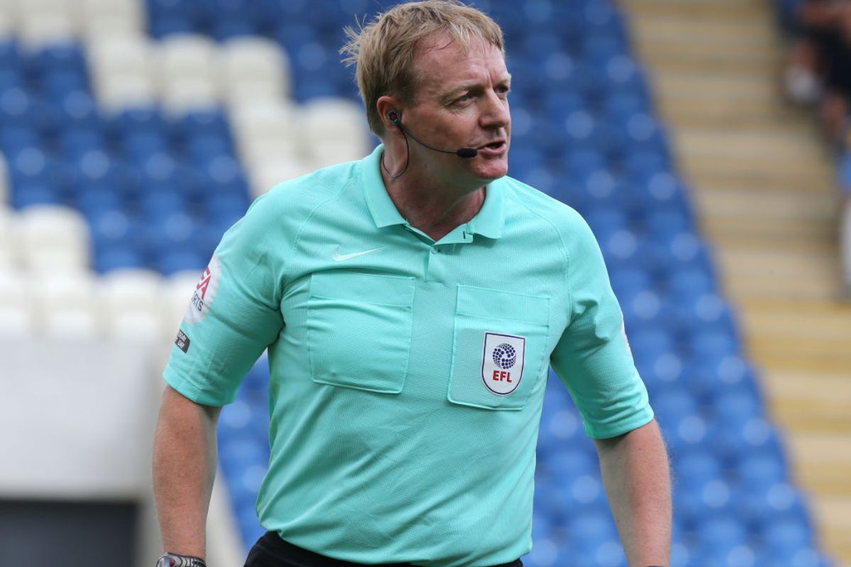 Referee Trevor Kettle in action