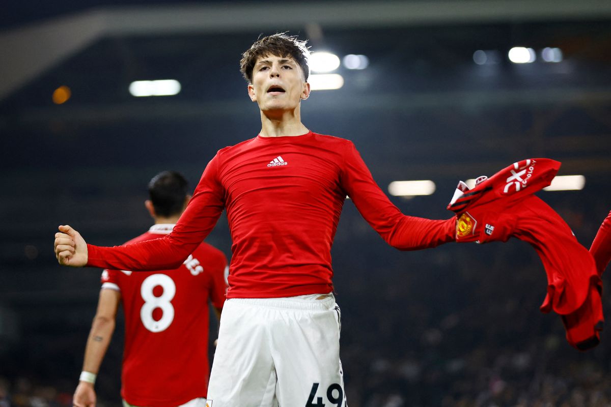 Manchester United's Alejandro Garnacho celebrates scoring their second goal