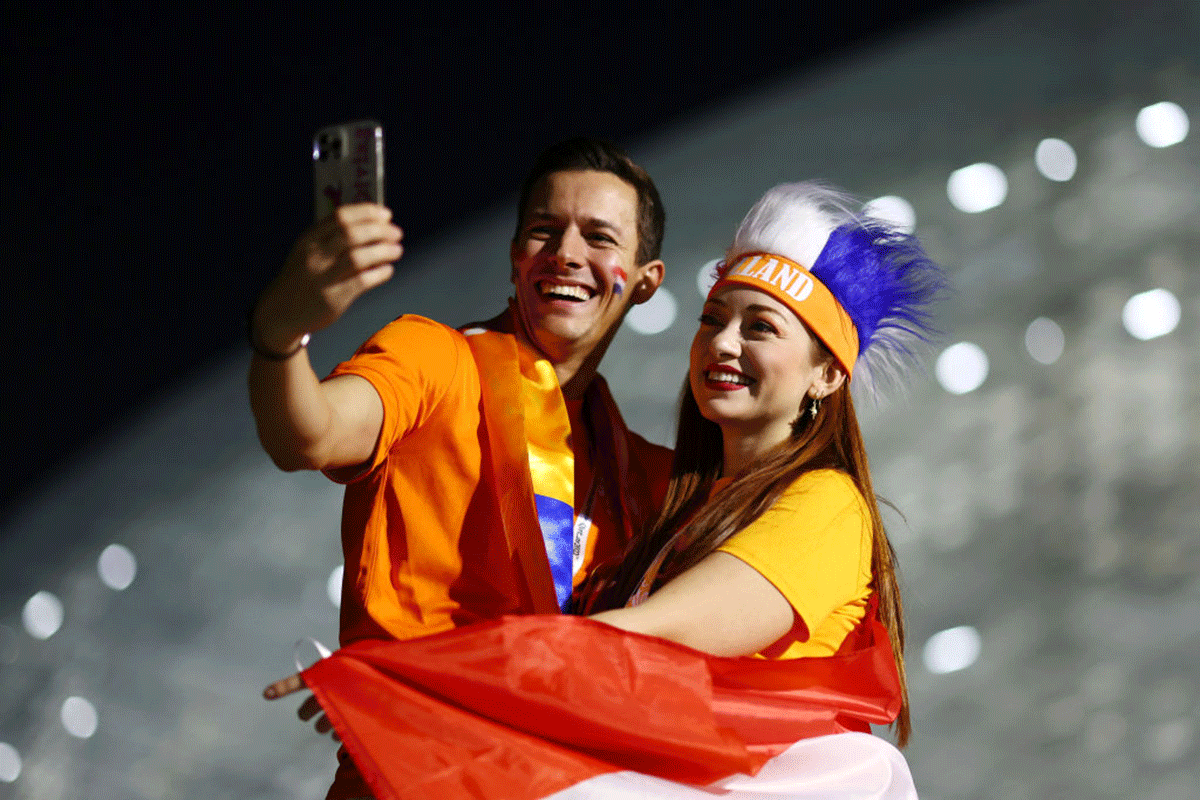 A Dutch couple clicks a selfie