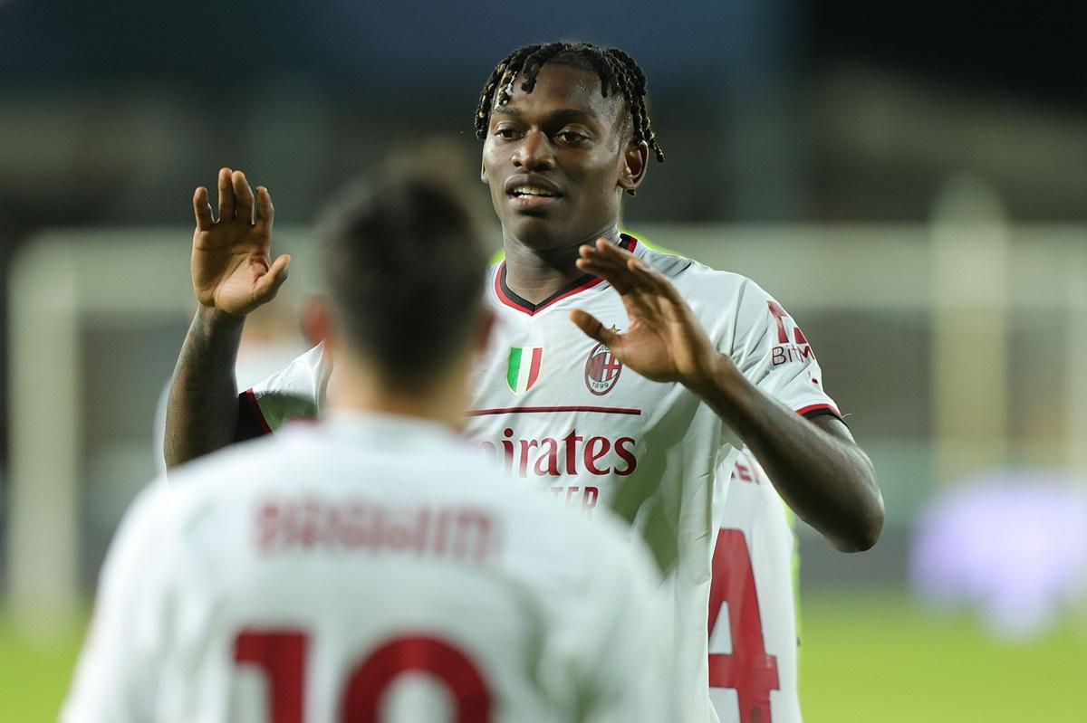 Rafael Alexandre da Conceição Leão celebrates clinching victory for AC Milan in the Serie A match against Empoli FC at Stadio Carlo Castellani in Empoli, Italy.