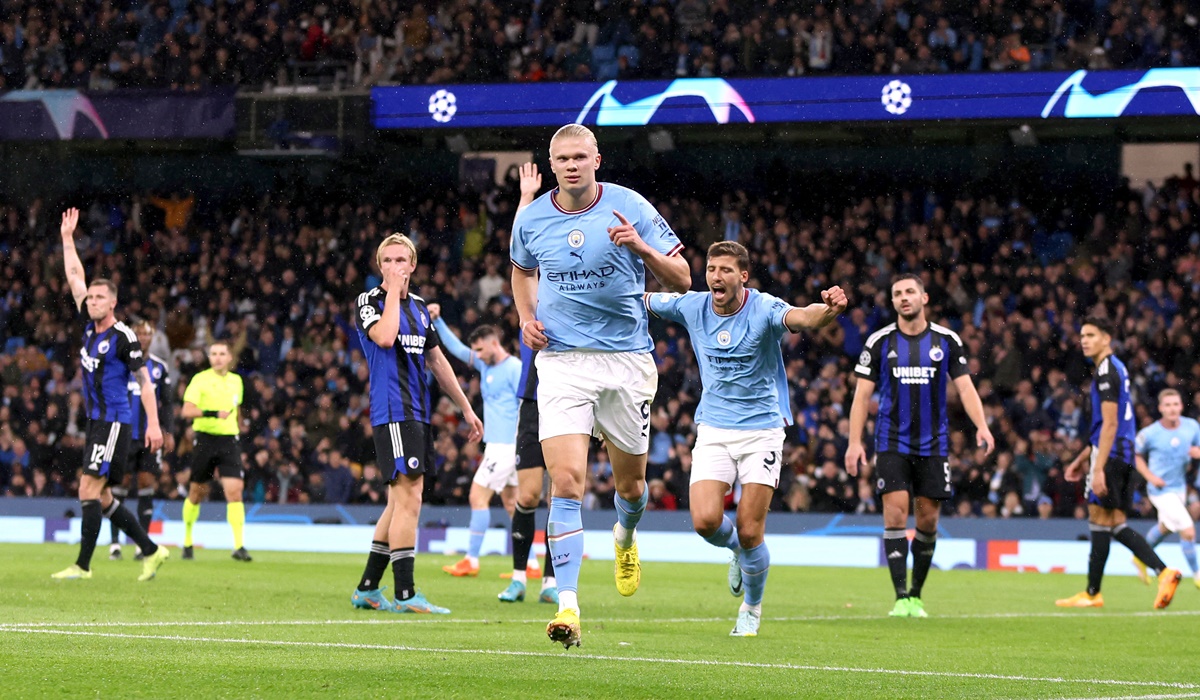 PIX Man City, Chelsea win big PSG held after own goal  Rediff Sports