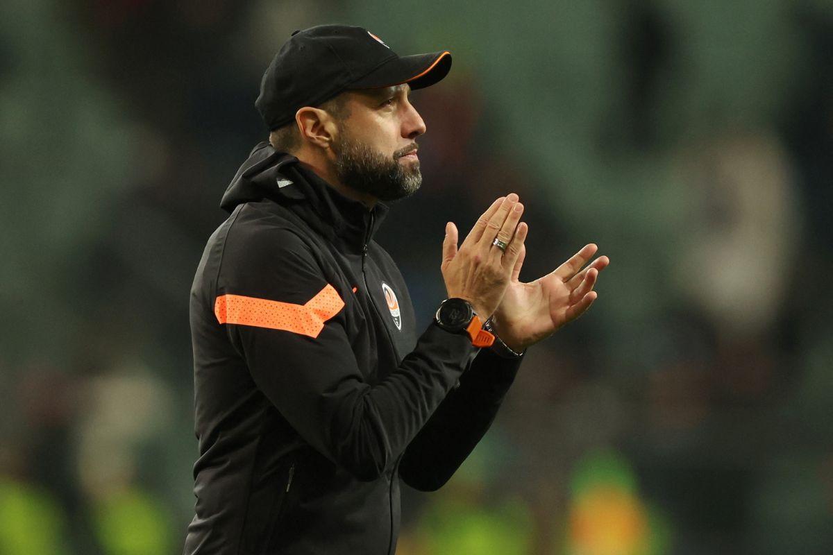 Shakhtar Donetsk coach Igor Jovicevic applauds fans after the match 