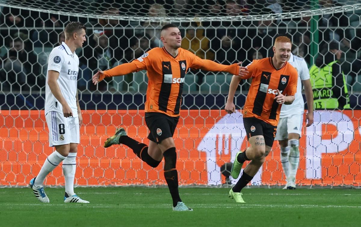 Oleksandr Zubkov celebrates putting Shakhtar Donetsk ahead in the match.