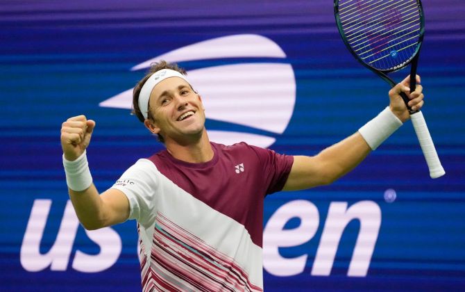 Norways' Casper Ruud celebrates victory over Italy's Matteo Berrettini in the quarter-finals of the US Open on Tuesday.