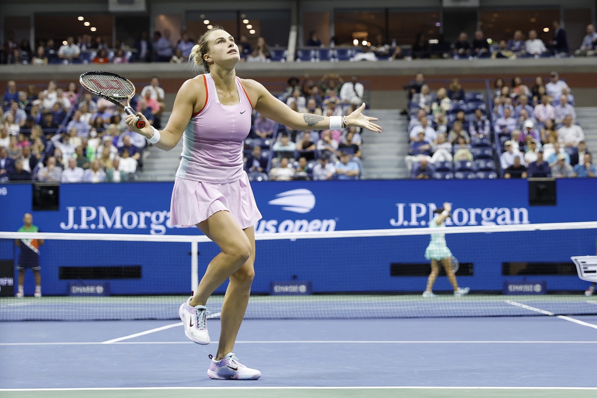 Aryna Sabalenka reacts after commiting an unforced error during the semi-final against Iga Swiatek.