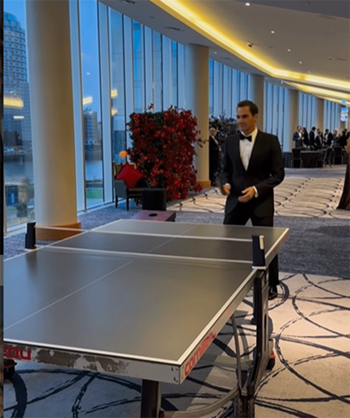 Roger Federer playing TT before Laver Cup gala dinner