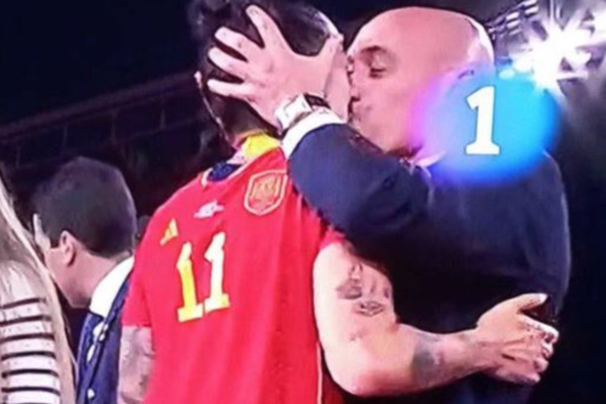 Spanish soccer federation chief Luis Rubiales planted an unsolicited kiss on player Jenni Hermoso's lips during celebrations of the country's Women's World Cup victory last month