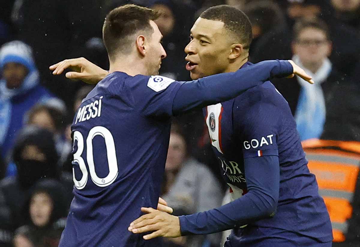 Pix The Mbappe Messi Double Act Rediff Sports