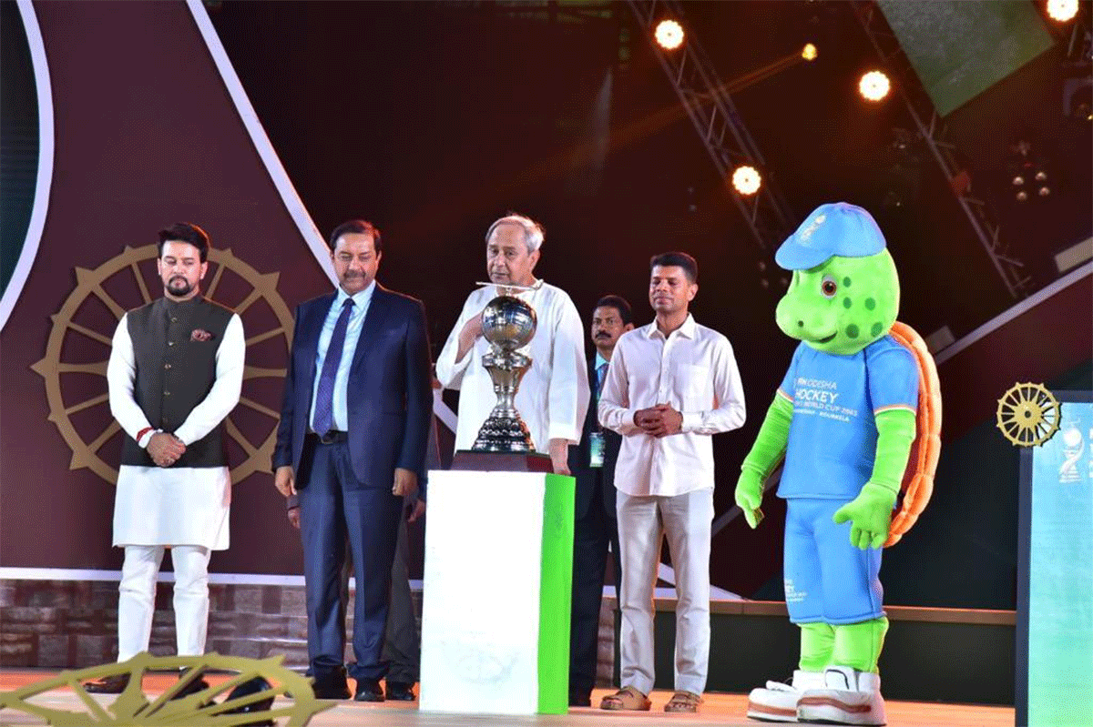 Union Sports Minister Anurag Thakur and Odisha CM Naveen Patnaik with the hockey World Cup trophy