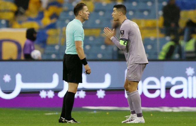 Ronaldo đối diện án treo giò vì hành động khó tin trong chiến thắng của Al Nassr