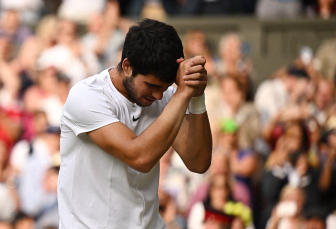 Carlos Alcaraz stops Novak Djokovic's tie-break winning run in
