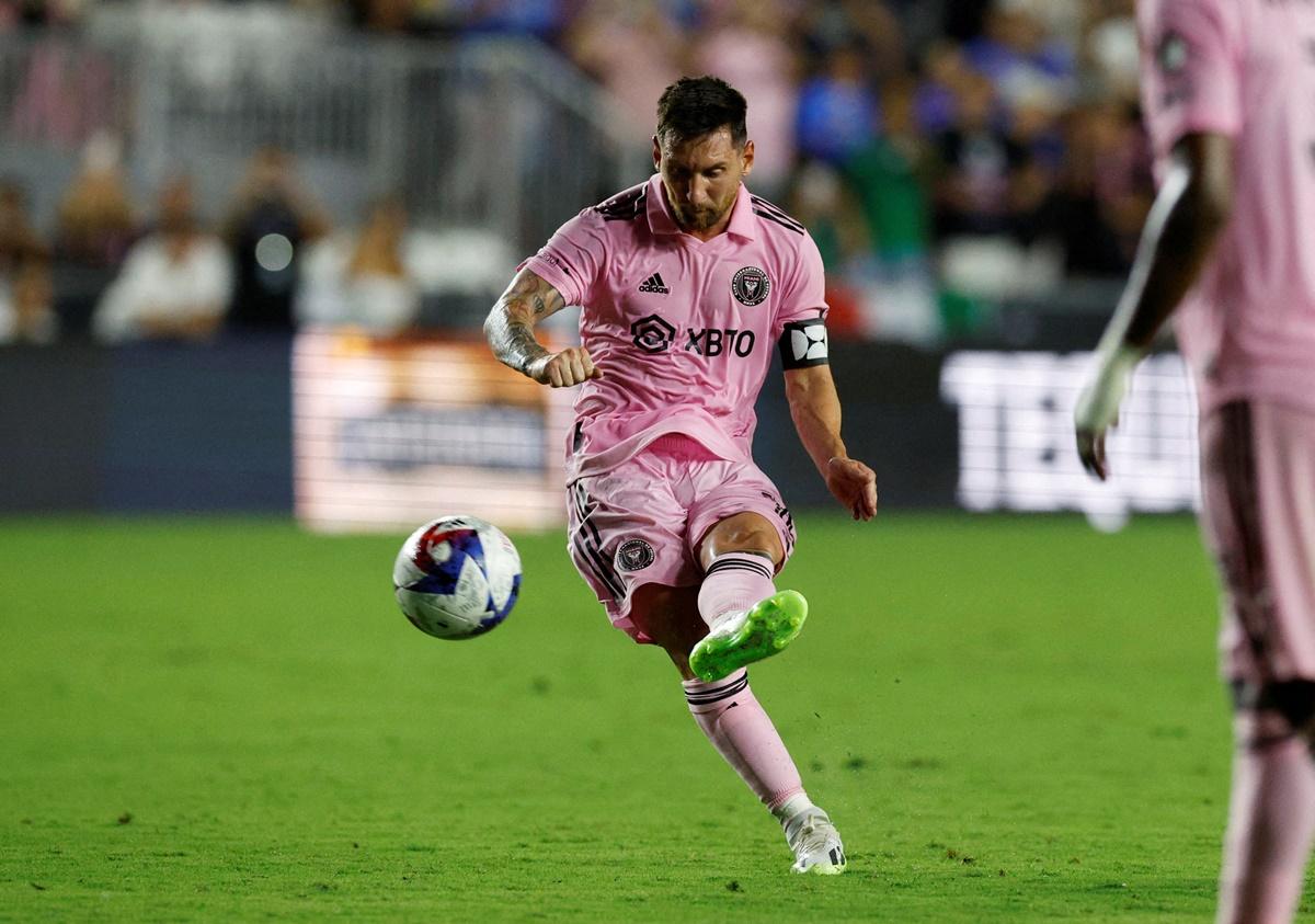 Lionel Messi scores Inter Miami's second goal from a free -kick in the dying seconds of the Leagues Cup Group J match against Cruz Azul, at DRV PNK Stadium, Fort Lauderdale, Florida, on Friday night.