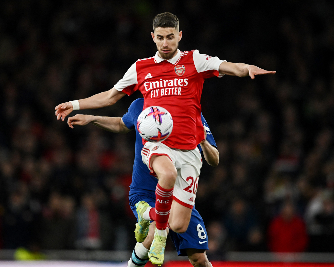 Arsenal's Jorginho vies with Chelsea's Mateo Kovacic 