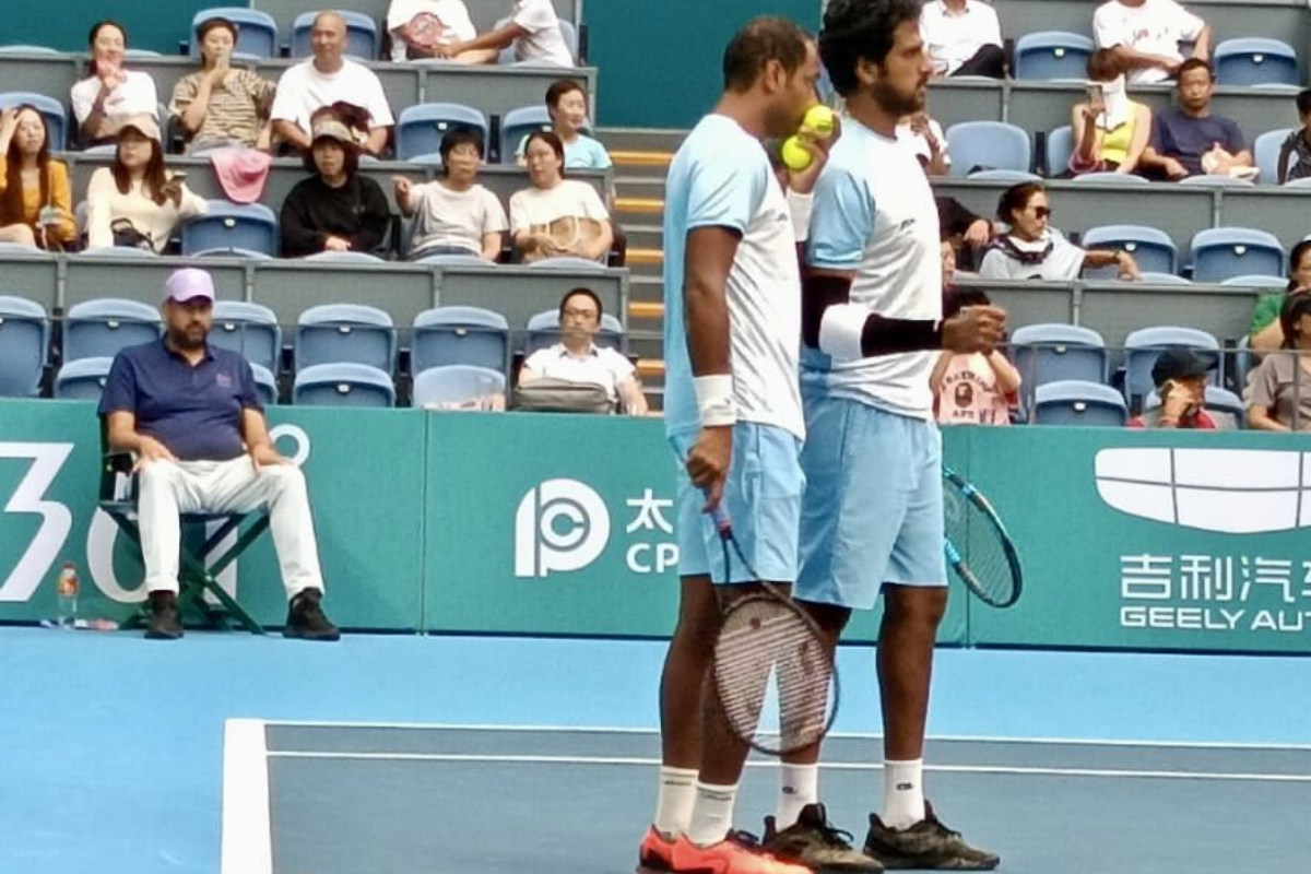 Ramkumar Ramanathan and Saketh Myneni in action during their tennis men's doubles semi-final at the Asian Games in Hangzhou on Thursday