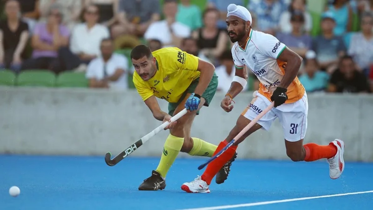 India took the lead through Jugraj Singh's penalty-corner conversion in the 41st minute, but Jeremy Hayward scored twice in five minutes to hand Australia their third straight win in the series.