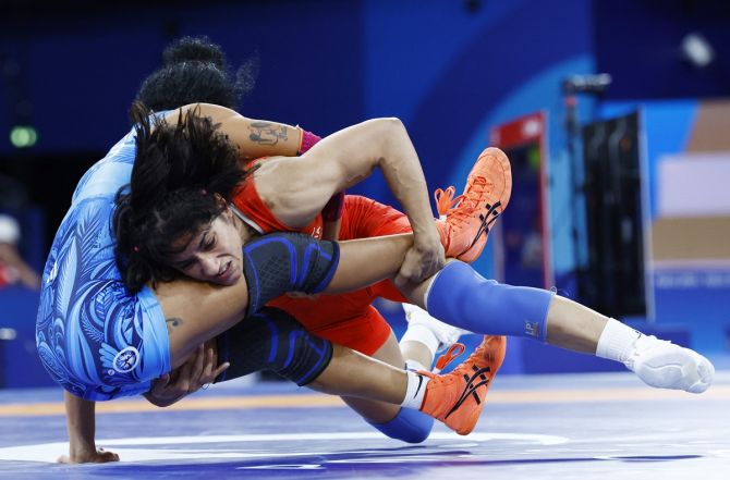 Vinesh Phogat beat Yusneylis Guzman Lopez to enter the 50kg final