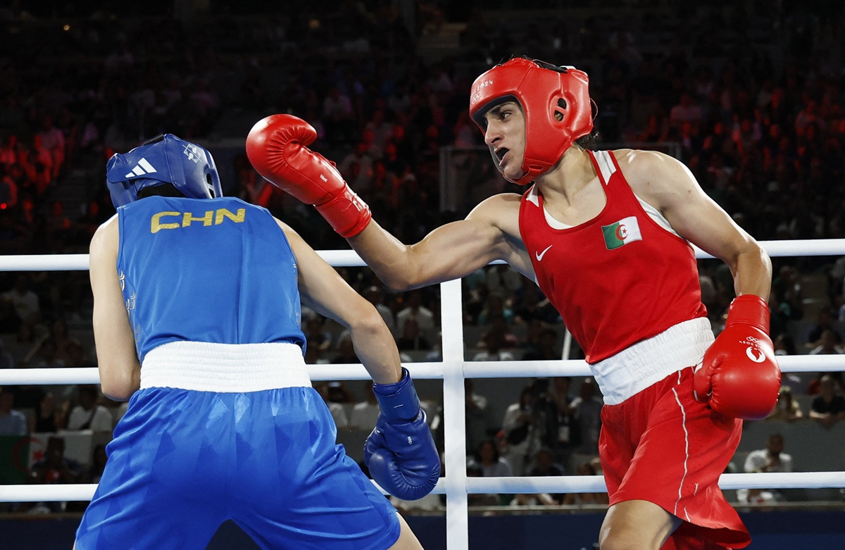 Imane Khelif lands a right uppercut on Liu Yang.