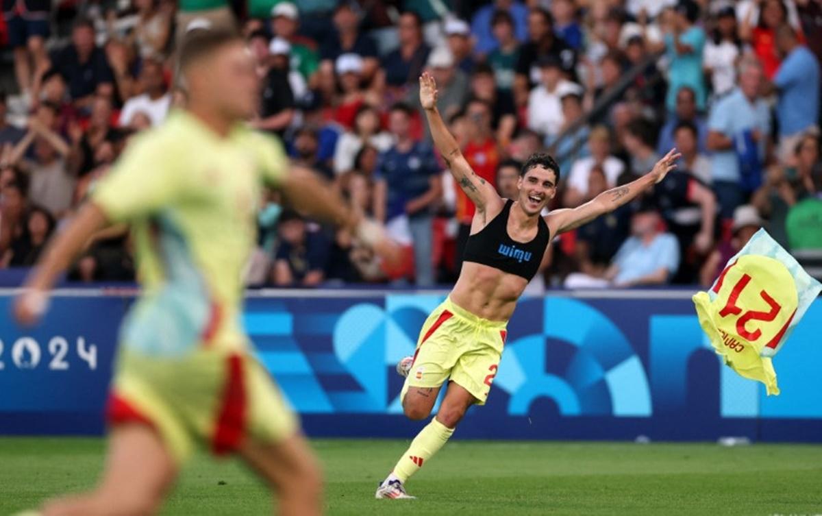 Sergio Camello celebrates scoring Spain's fifth goal in extra-time during the Olympics men's football final at Parc des Princes, Paris, on Friday.