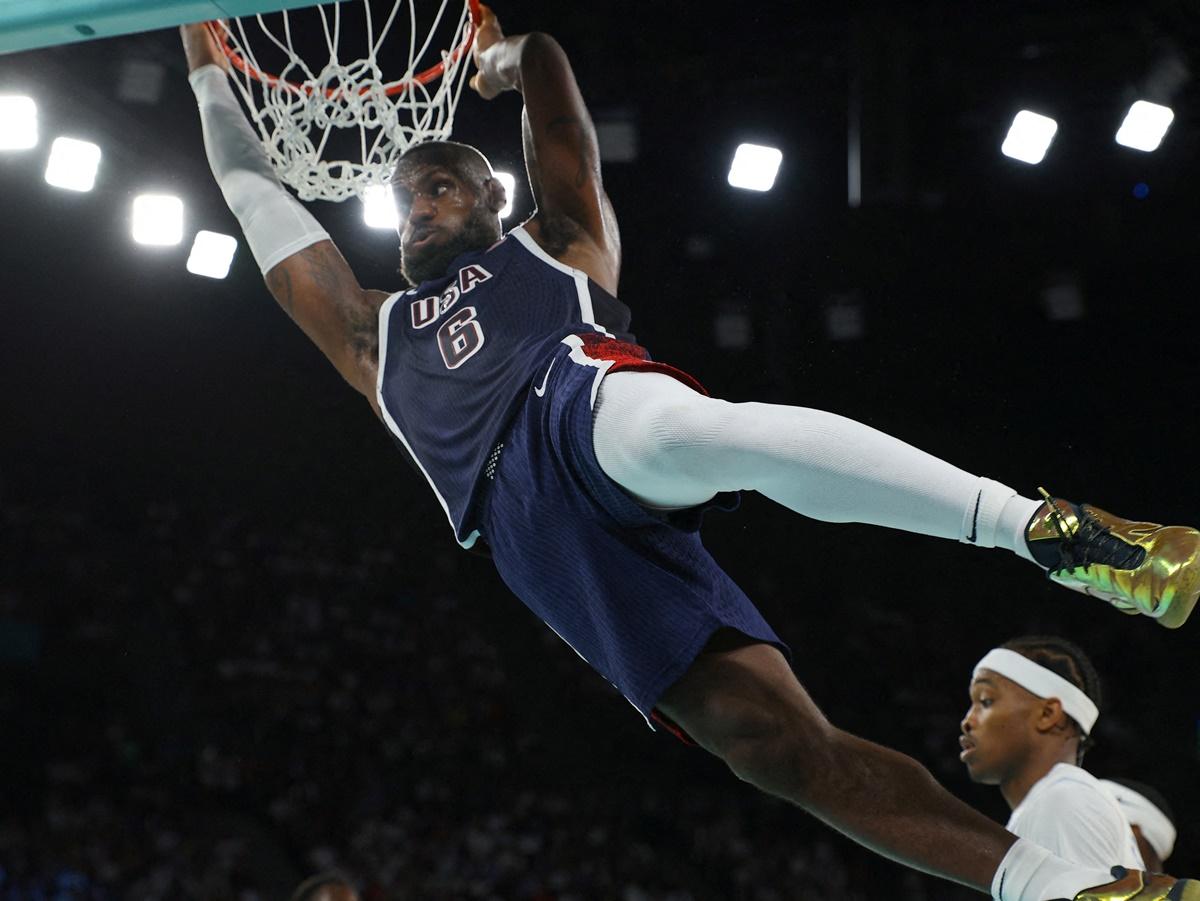 Lebron James got the show off with a thundering dunk to kick-start a fast-paced affair.