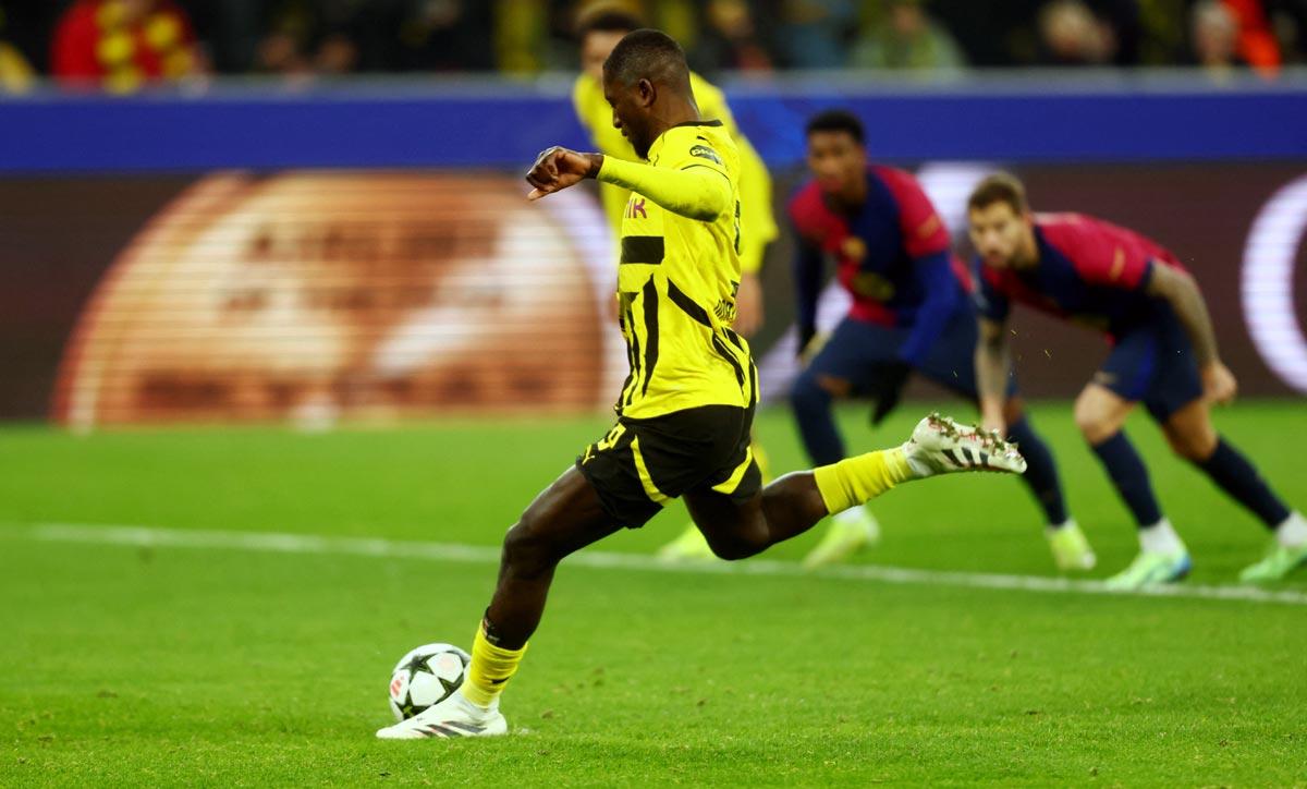 Serhou Guirassy scores Borussia Dortmund's first goal