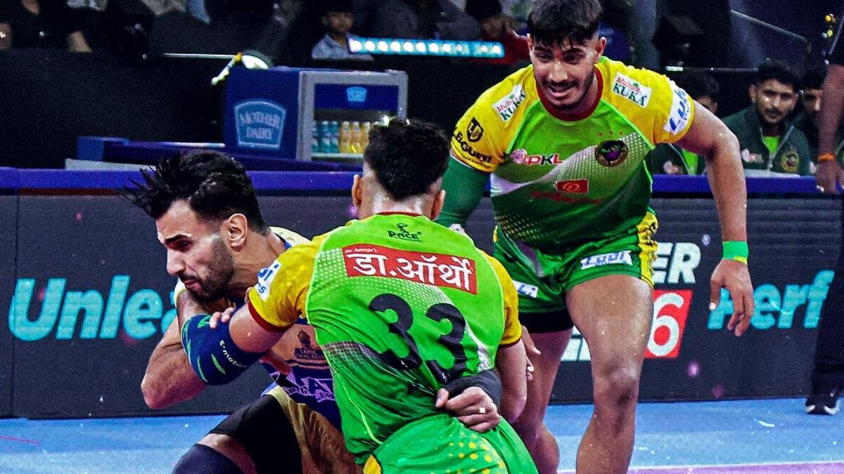 PKL: Raiders Devank, Ayan Star In Patna Pirates's Win - Rediff Sports