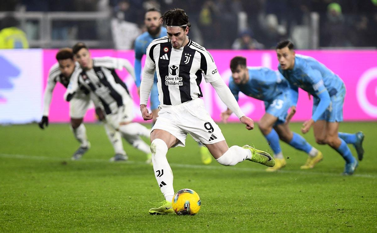 Dusan Vlahovic scores Juventus' second goal