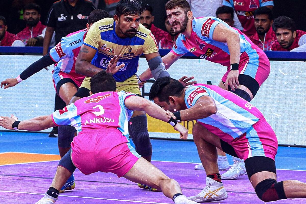 Action from the Pro Kabaddi League match between Jaipur Pink Panthers and Tamil Thalaivas played in Pune on Sunday