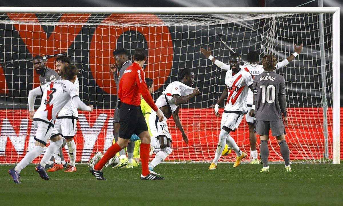 Abdul Mumin scores Rayo Vallecano's second goal