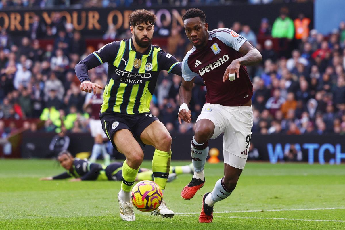 Manchester City's Josko Gvardiol in action with Aston Villa's Jhon Duran