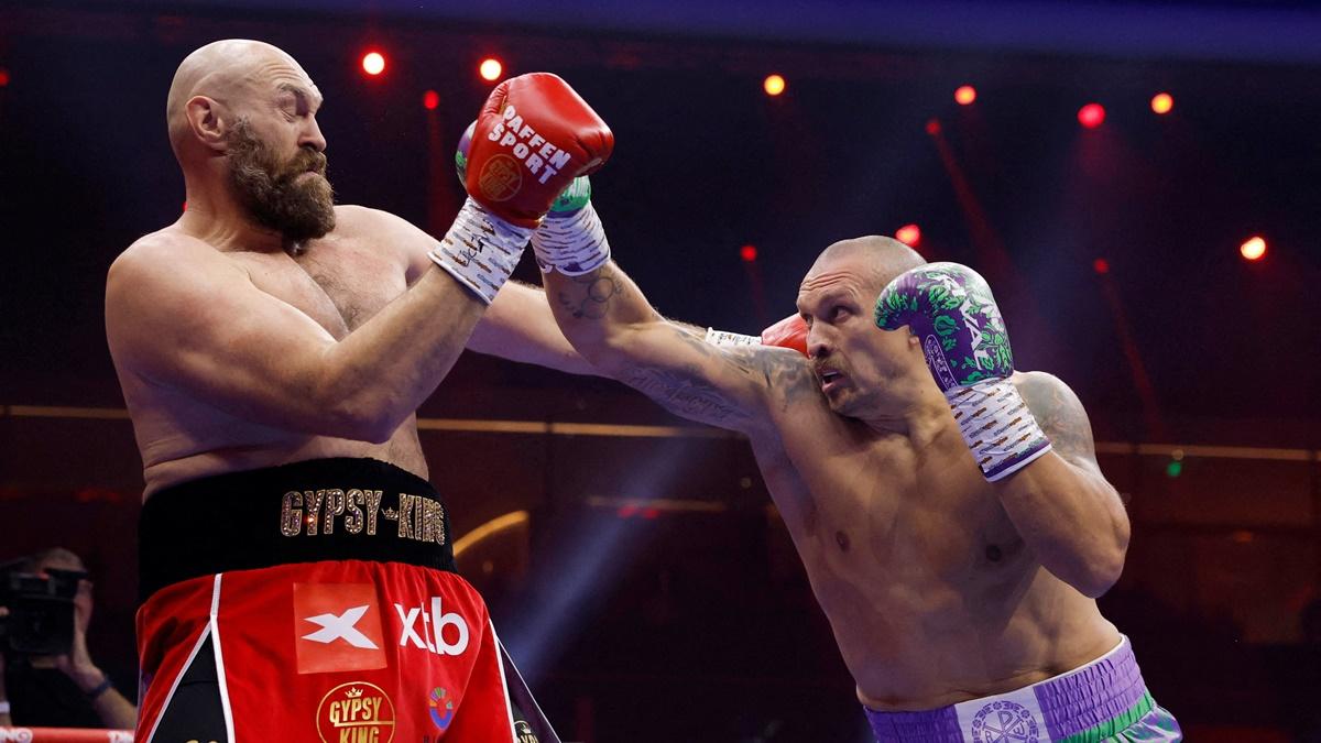 Tyson Fury and Oleksandr Usyk in action during the World heavyweight title bout at Kingdom Arena, Riyadh, Saudi Arabia, on Saturday.