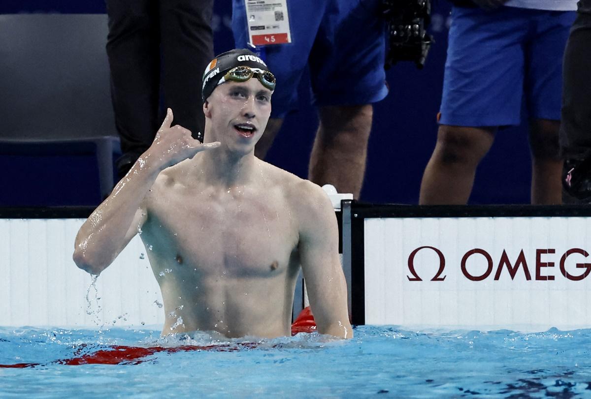 Ireland's Daniel Wiffen celebrates winning the men's 800m Freestyle final and establishing an Olympic record.