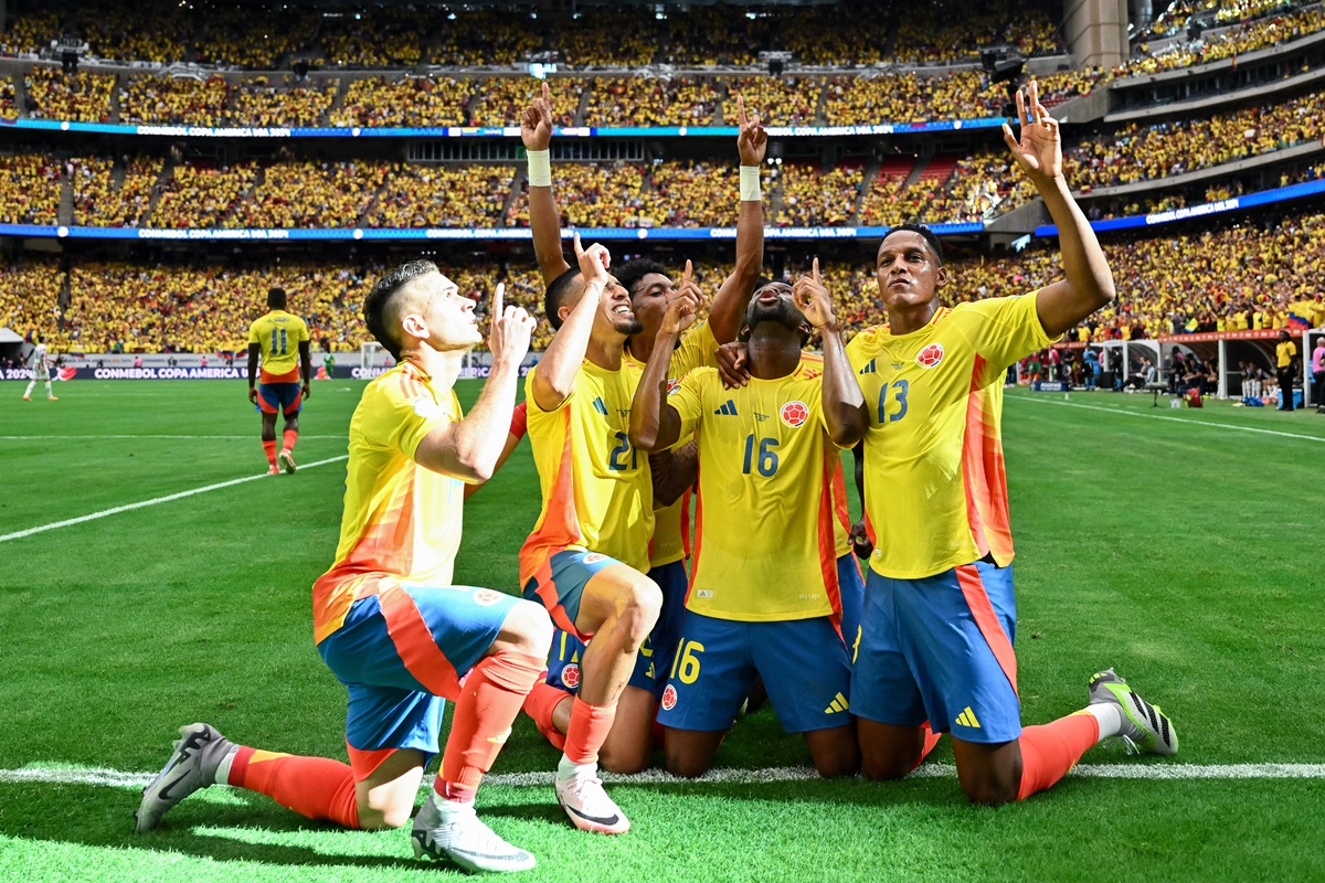 Jefferson Lerma (16) is congratulated by teammates after scoring Colombia's second goal against Paraguay in the Copa America match at NRG stadium in Houston on Monday.