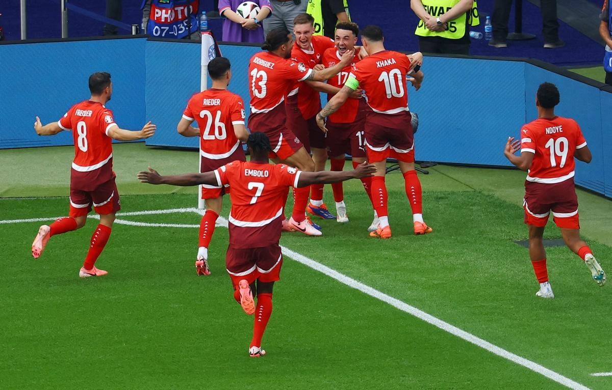 Ruben Vargas (No. 17) celebrates with teammates after scoring.