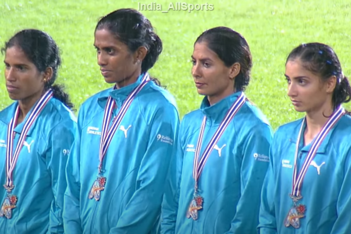 The women's team of Vithya Ramraj, M R Poovamma, Prachi Choudhary and Rupal Chaudhary clocked 3 minutes 33.55 seconds to finish behind Vietnam (3:30.81) in the women's 4x400m relay final,