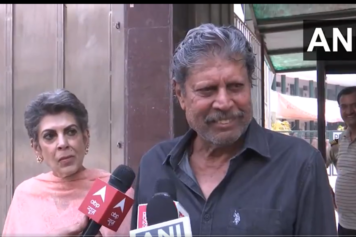 Former India captain Kapil Dev and his wife 