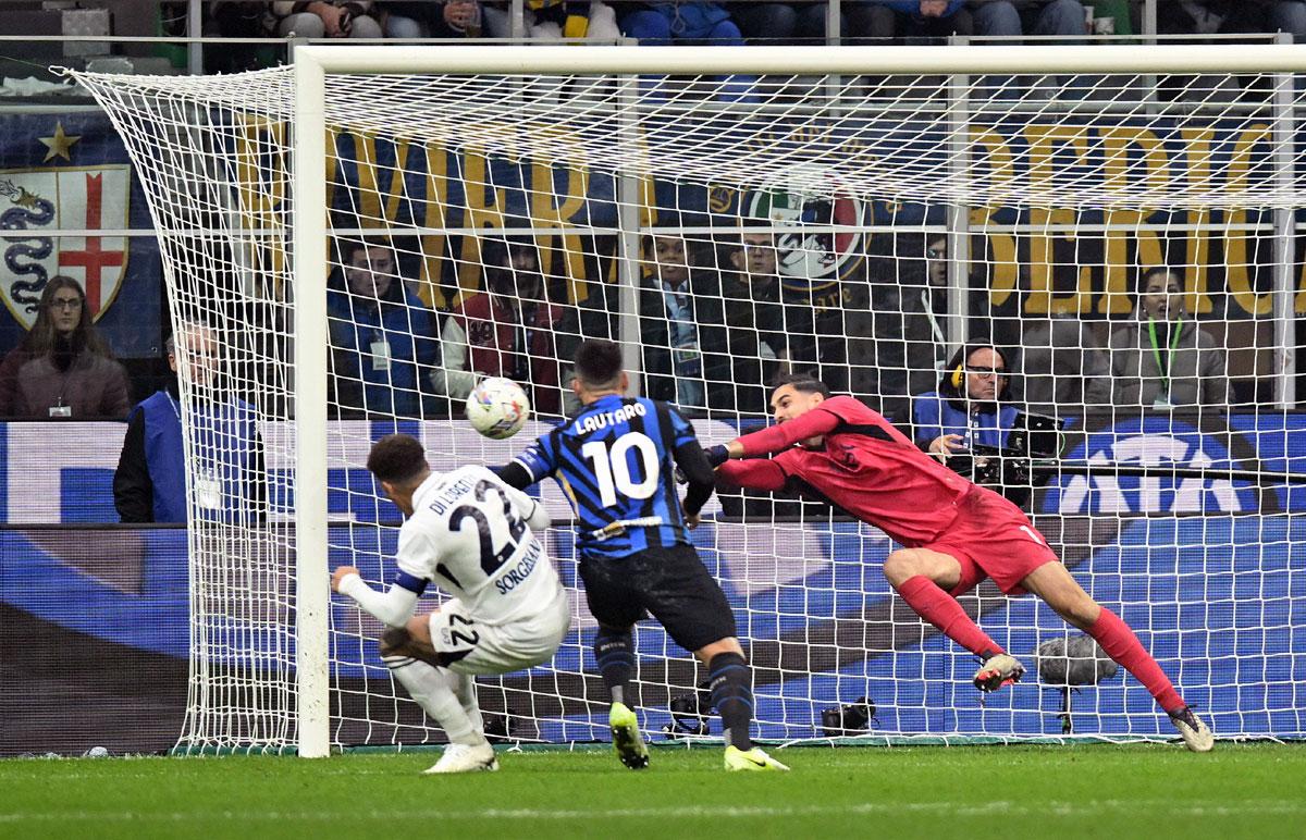 Inter Milan's Lautaro Martinez misses a chance