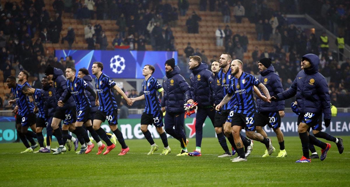 Inter Milan players celebrate