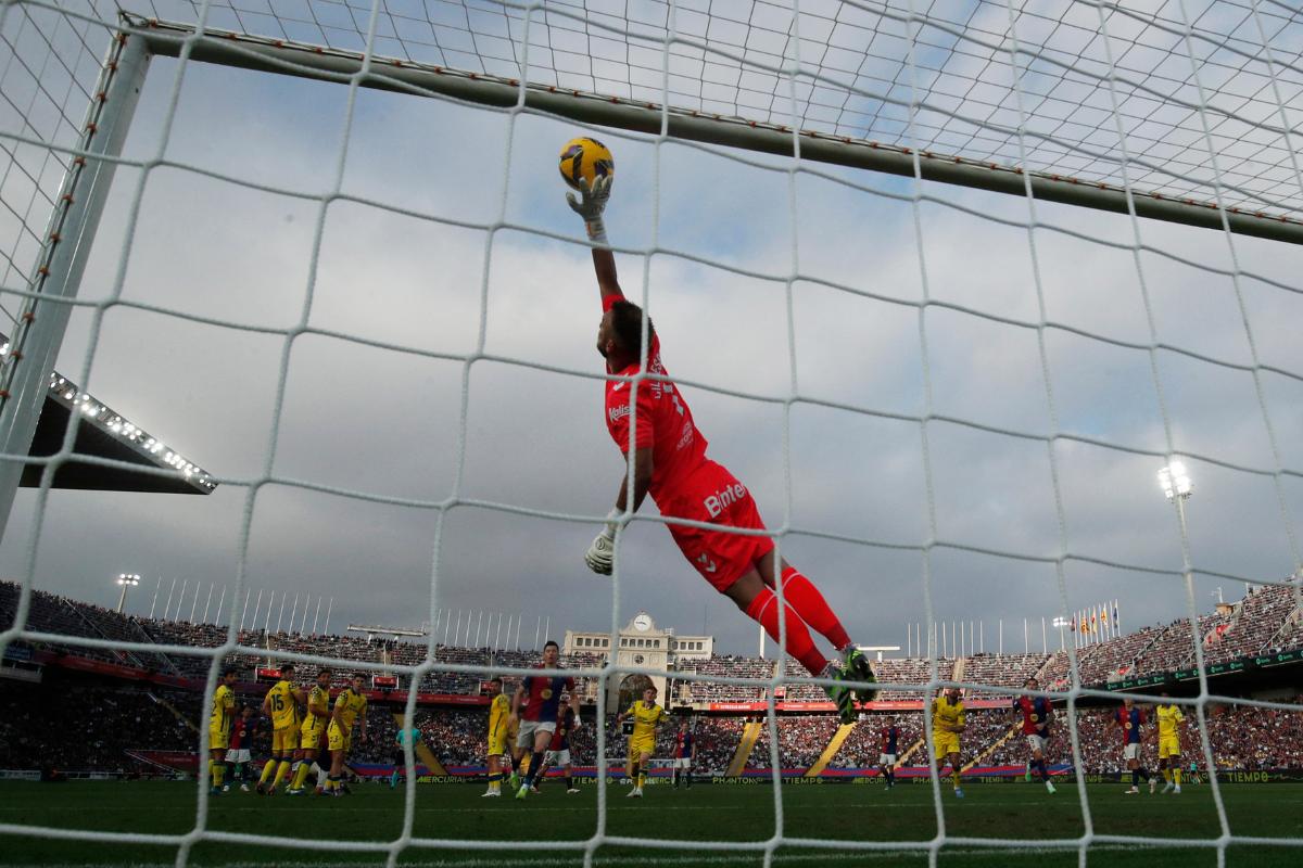 Las Palmas' Jasper Cillessen makes a save during the match against FC Barcelona 