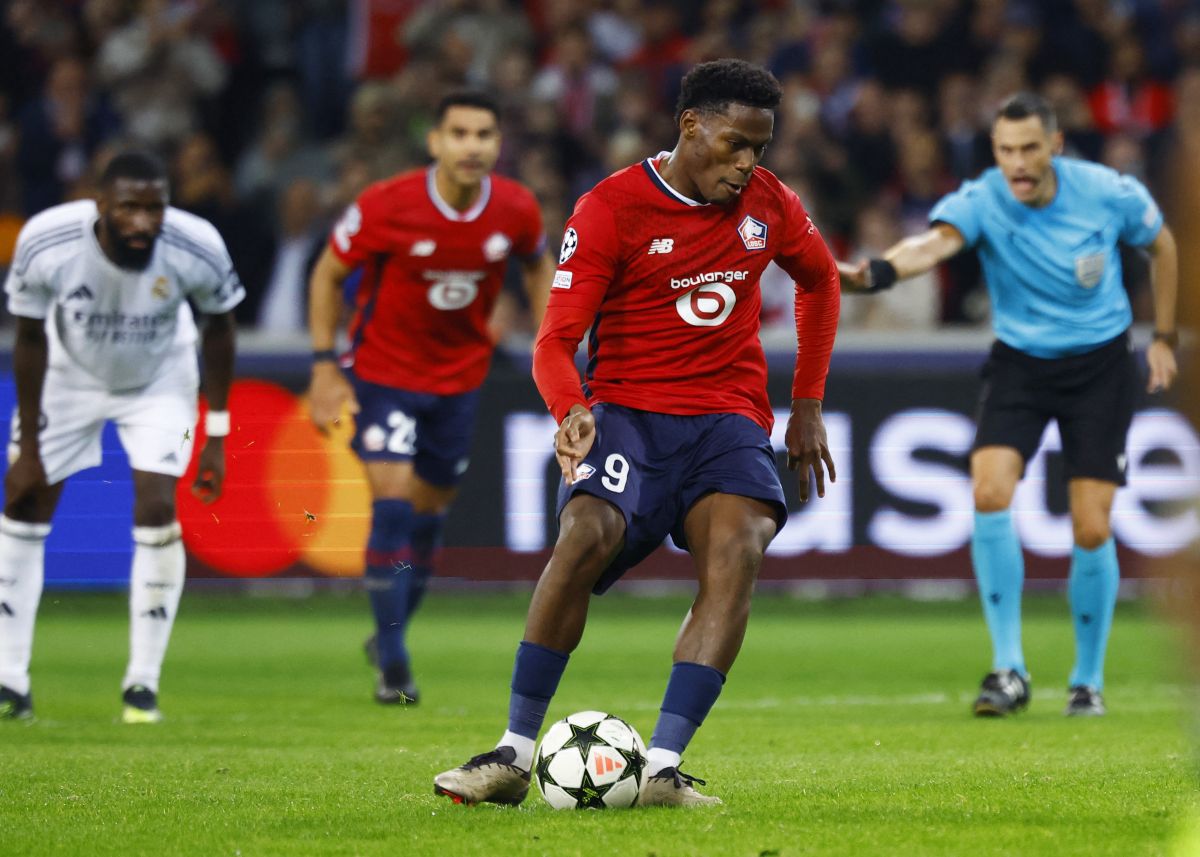 Jonathan David scores the winning goal for Lille from the penalty spot