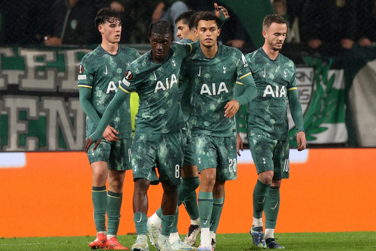 Tottenham Hotspur's Brennan Johnson celebrates scoring their second goal with Yves Bissouma 