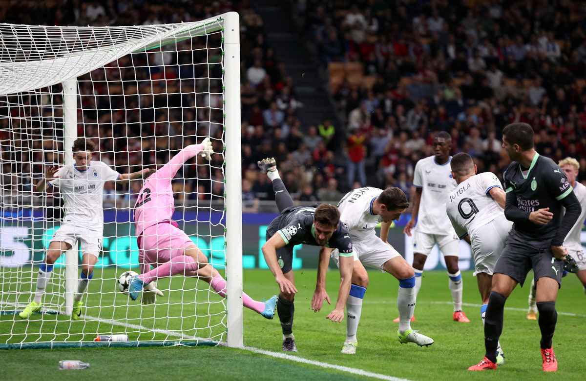 Christian Pulisic scores AC Milan's first goal