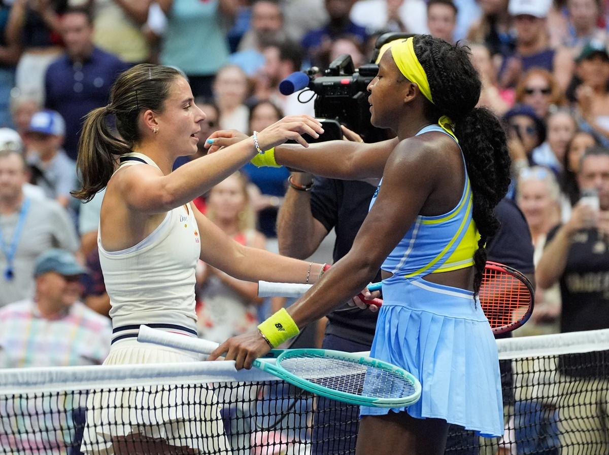 Emma Navarro and Coco Gauff embrace after the match.