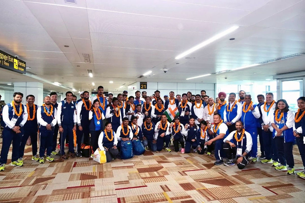 India's Paralympic medal-winners returned to a jubilant welcome on Tuesday