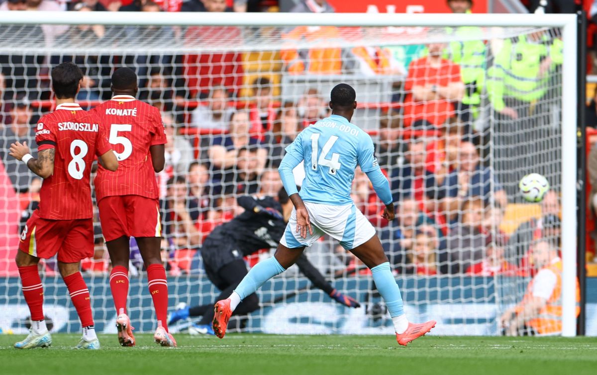 Nottingham Forest's Callum Hudson-Odoi scores their first goal