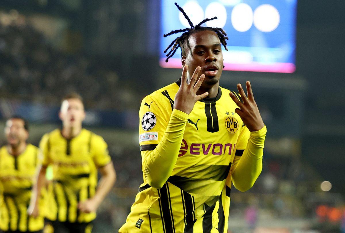 Borussia Dortmund's Jamie Bynoe-Gittens celebrates scoring their first goal