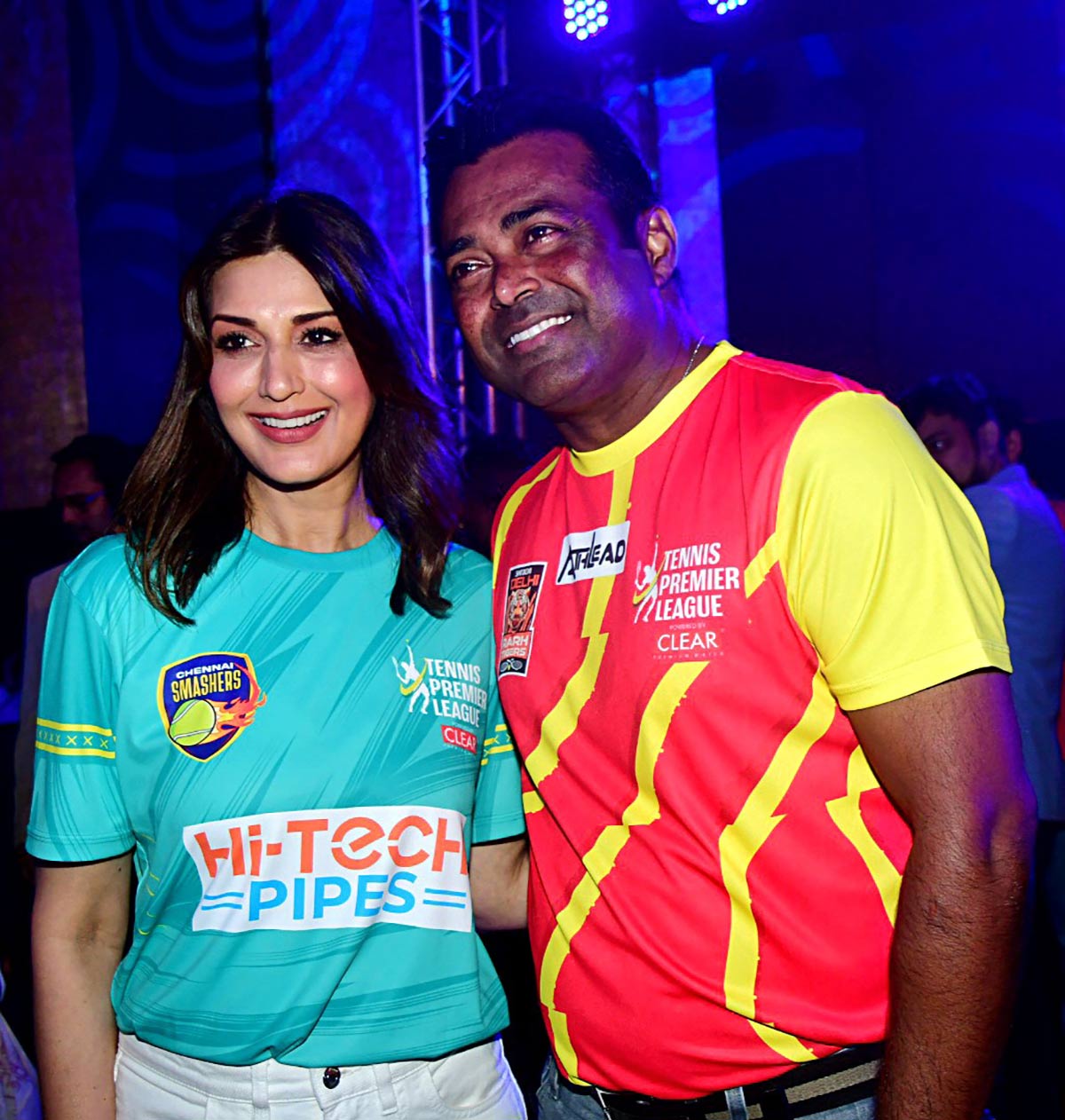  Brand ambassadors Leander Paes from Shrachi Delhi Rarh Tigers and Sonali Bendre from Chennai Smashers 