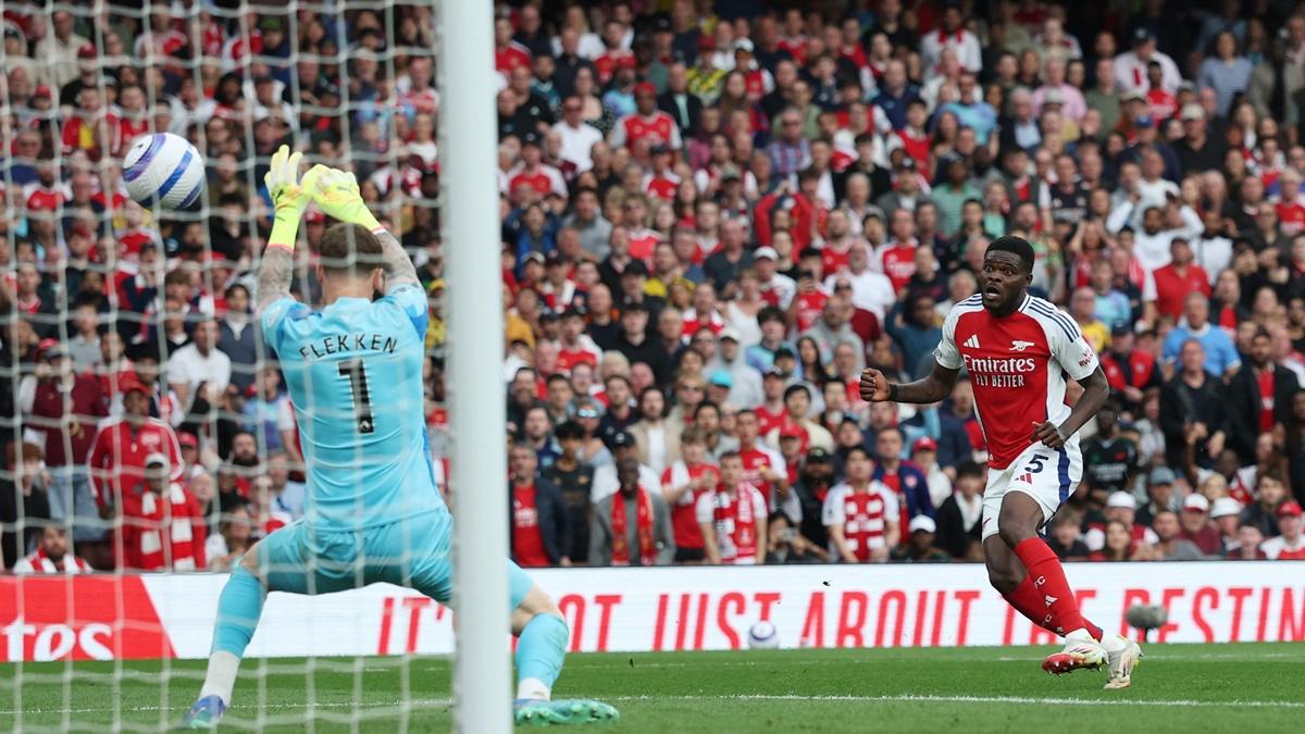 Thomas Partey scores to put Arsenal's ahead in the Premier League match against Brentford at Emirates Stadium, London,  on Saturday.