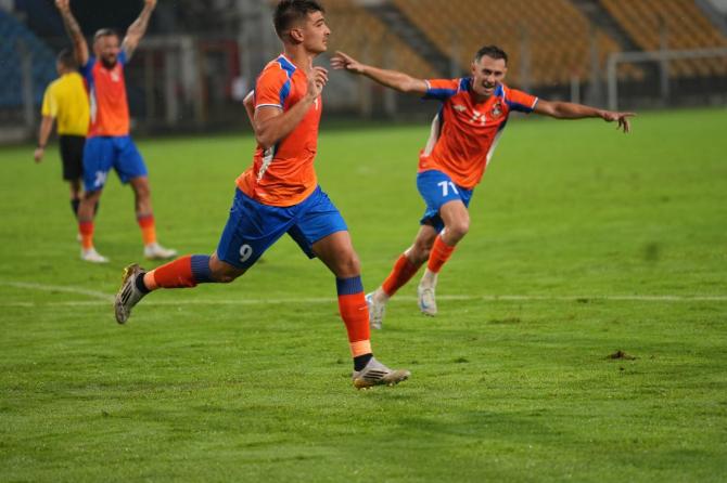 Javier Siverio celebrates scoring the 2nd goal against Al Seeb